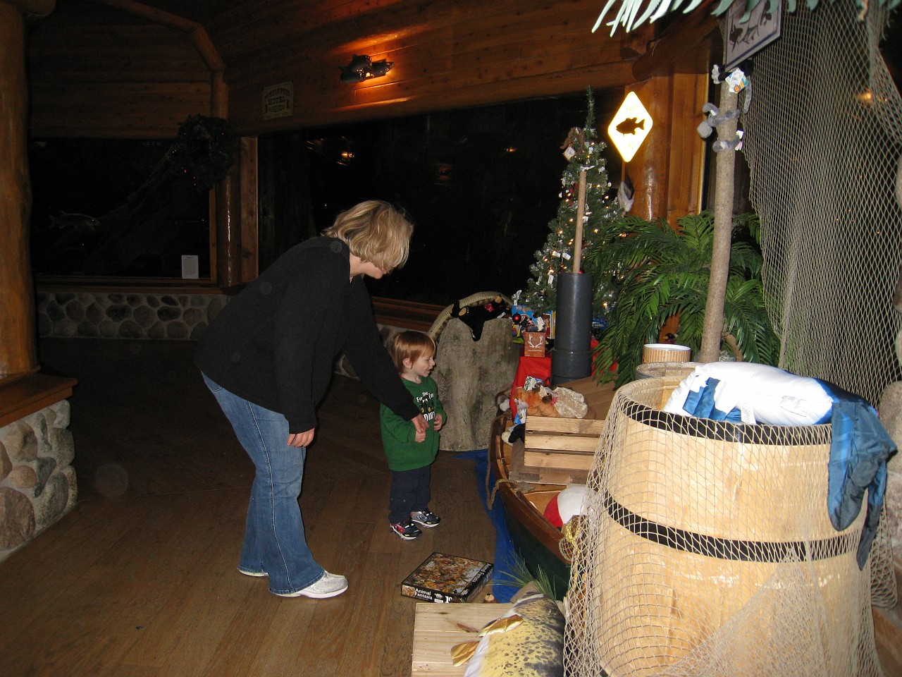 Christmas 2007 Burns Rochester Lights 036.jpg - Christmas 2007! The Misselhorn, Kasdorf and Burns families come together for the celebration! Lots of talk, food, presents, food and visiting.